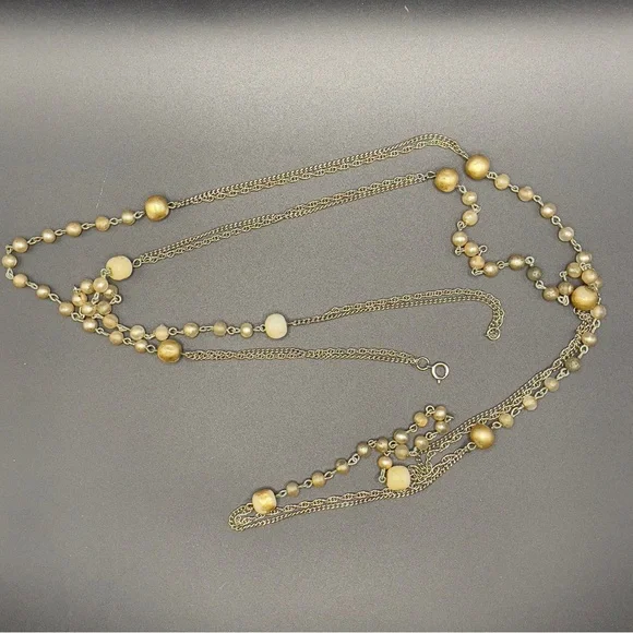 𝟔𝟎” 𝟏𝟗𝟓𝟎𝐬 𝐒𝐢𝐥𝐯𝐞𝐫 𝐏𝐞𝐚𝐫𝐥 𝐋𝐚𝐫𝐢𝐚𝐭 – 𝐓𝐡𝐞 𝐎𝐧𝐞 𝐓𝐡𝐚𝐭 𝐆𝐨𝐭 𝐀𝐰𝐚𝐲 ✨ - Picture 13 of 17